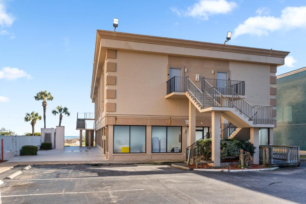 Ocean Crest Inn And Suites Миртъл Бийч Екстериор снимка
