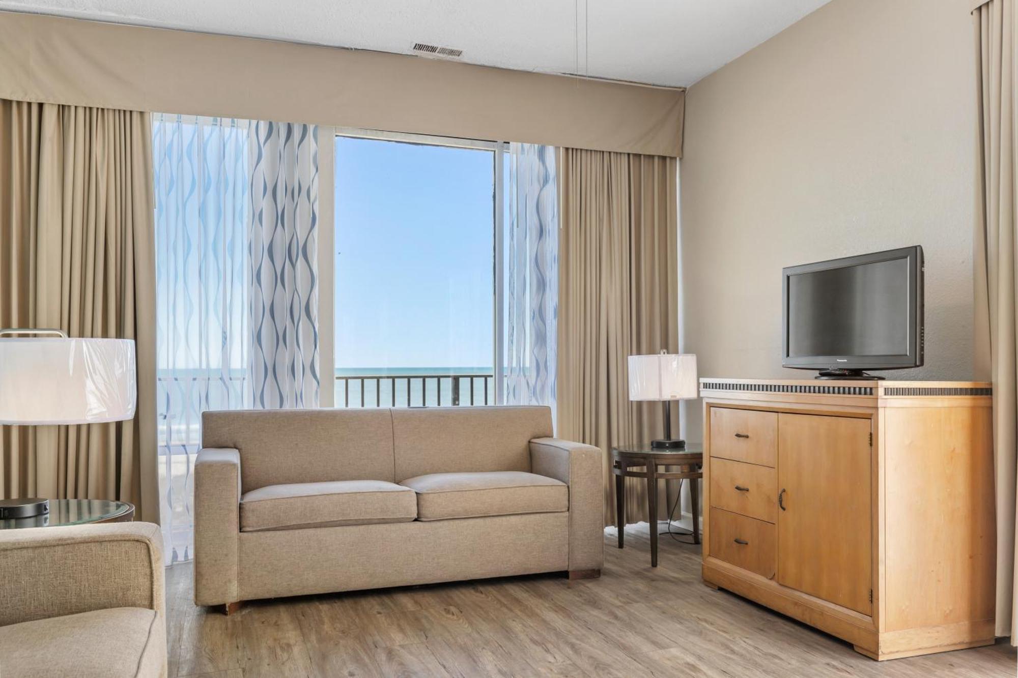 Ocean Crest Inn And Suites Миртъл Бийч Стая снимка