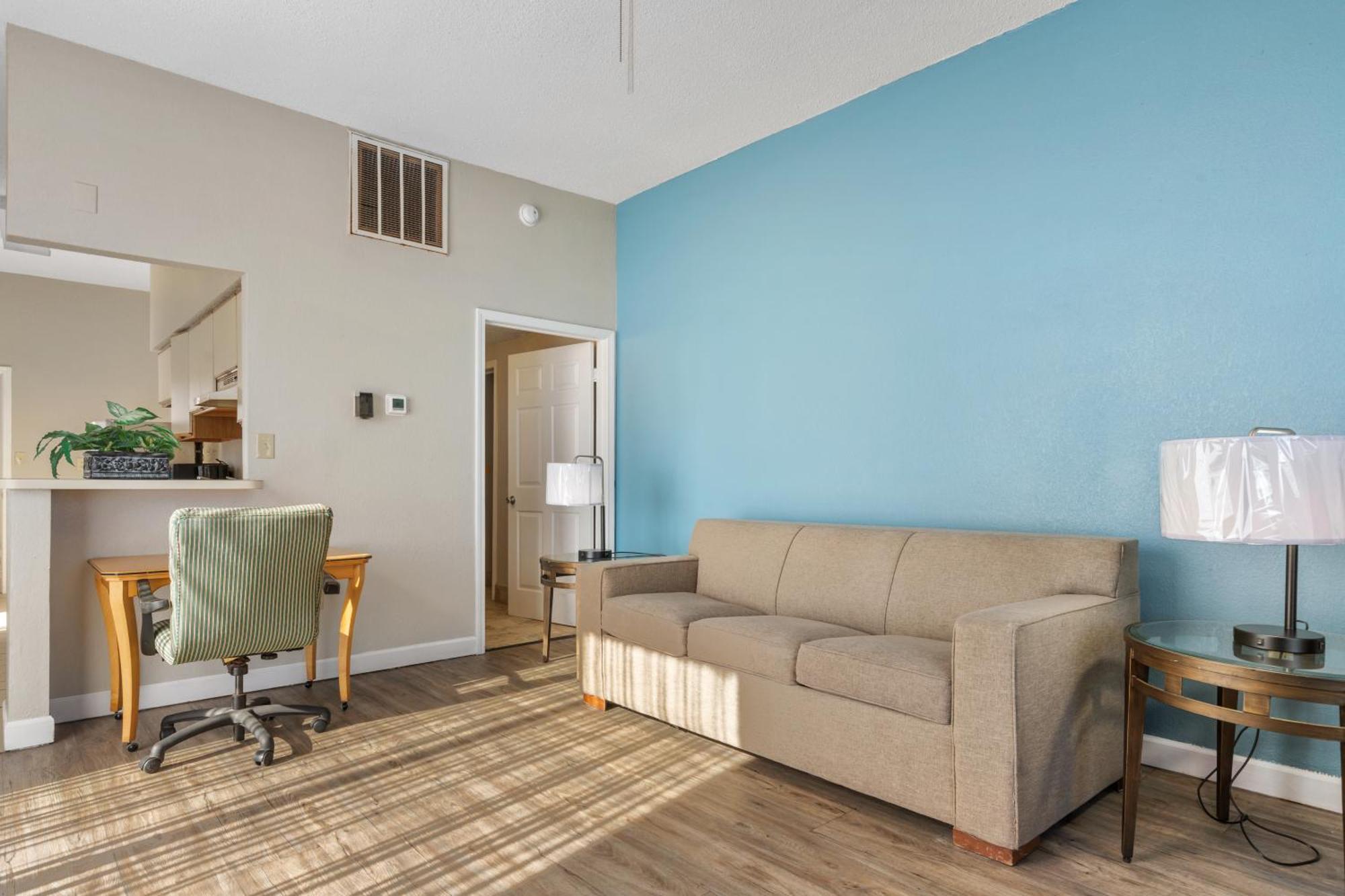 Ocean Crest Inn And Suites Миртъл Бийч Стая снимка