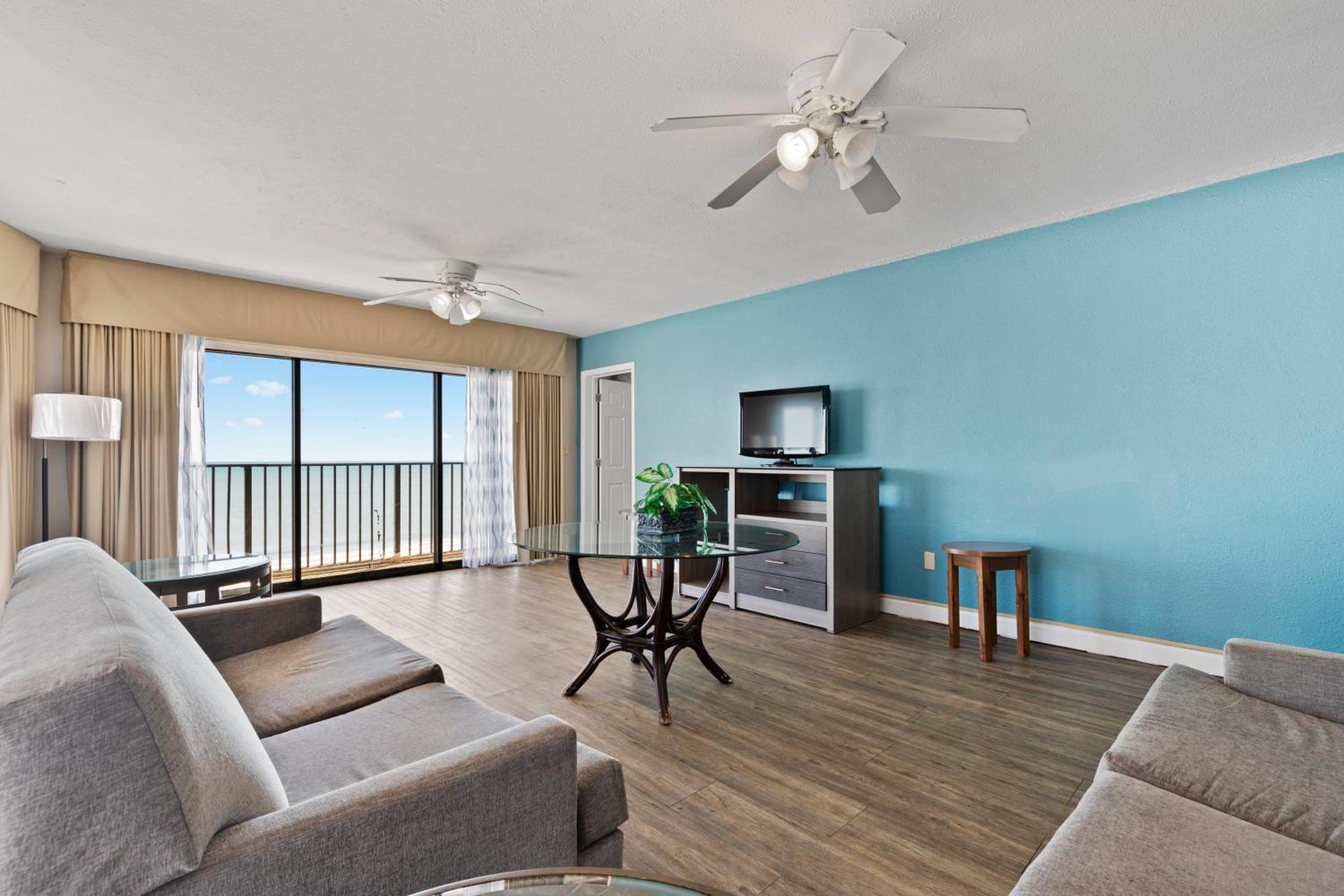 Ocean Crest Inn And Suites Миртъл Бийч Стая снимка