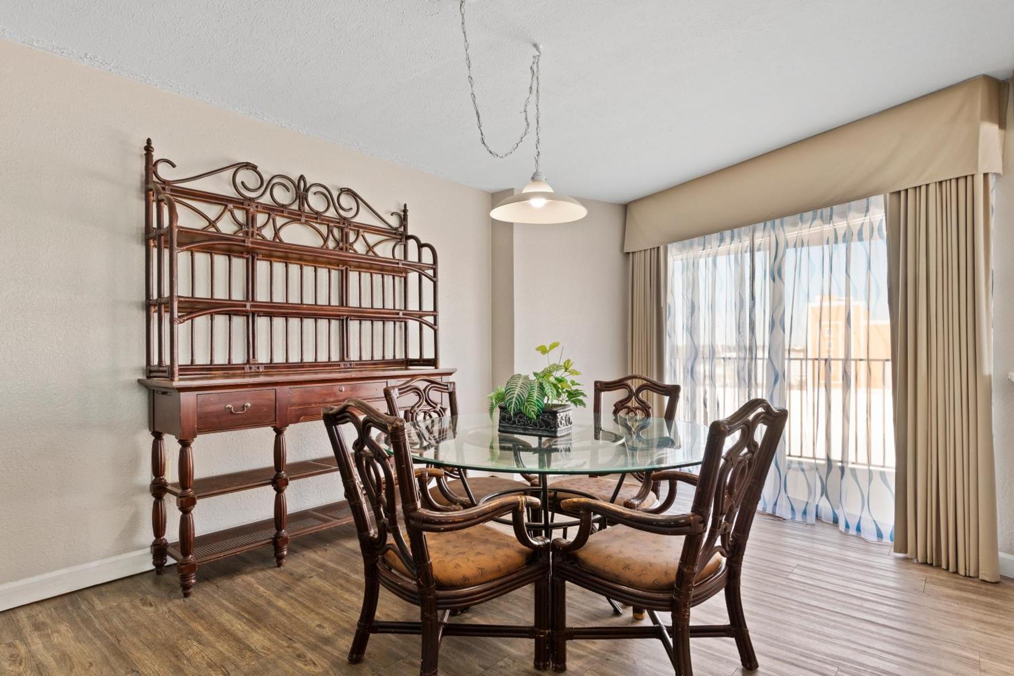 Ocean Crest Inn And Suites Миртъл Бийч Стая снимка