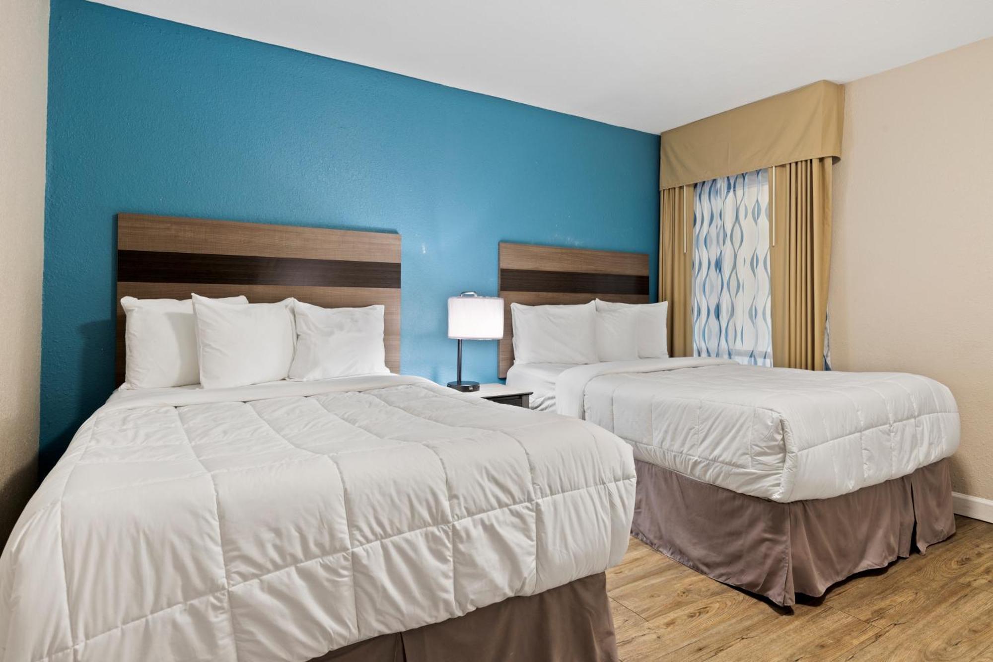 Ocean Crest Inn And Suites Миртъл Бийч Стая снимка