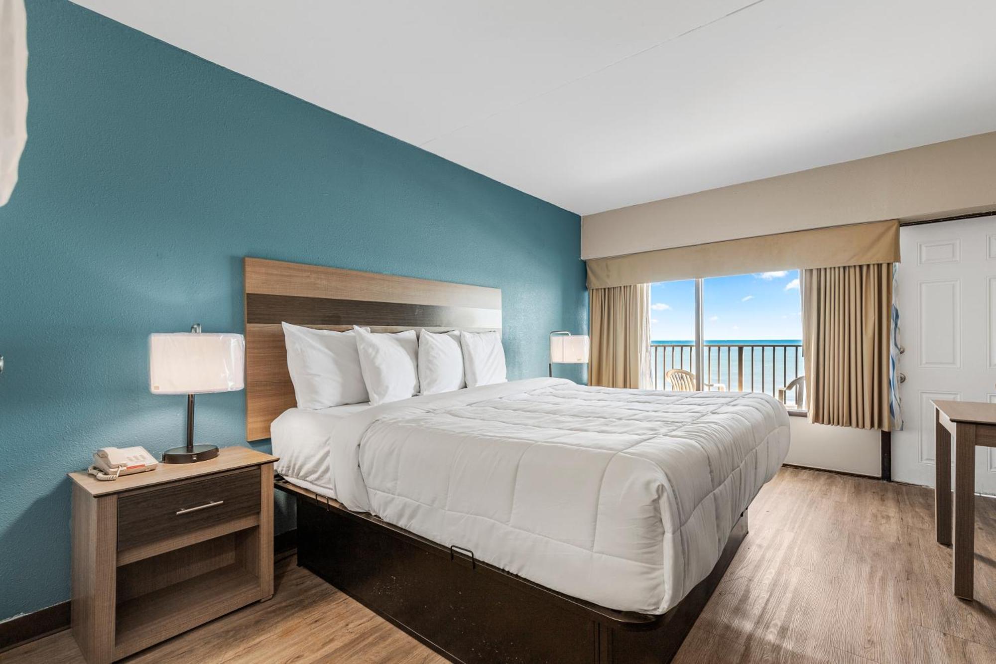 Ocean Crest Inn And Suites Миртъл Бийч Стая снимка