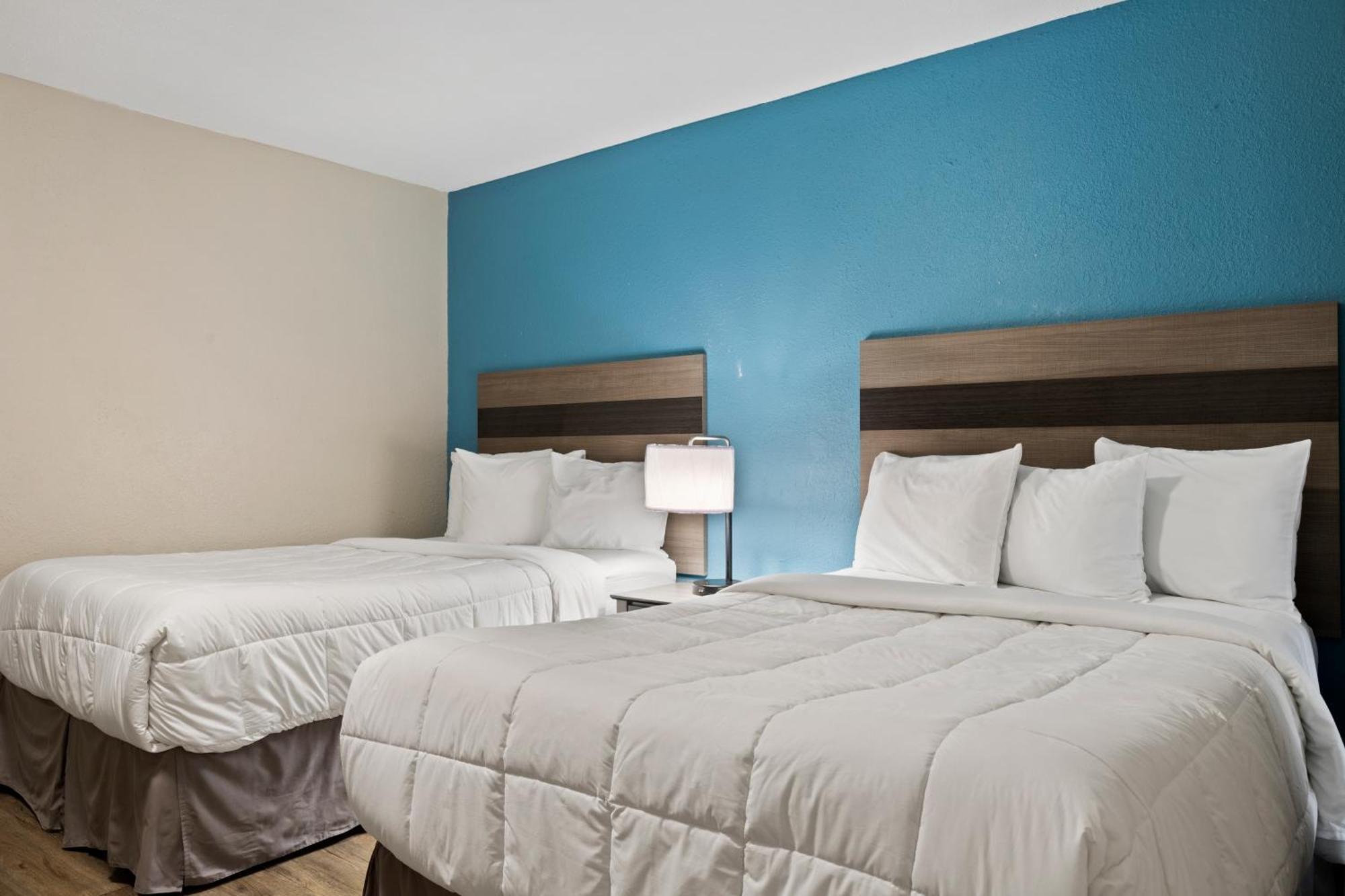 Ocean Crest Inn And Suites Миртъл Бийч Стая снимка